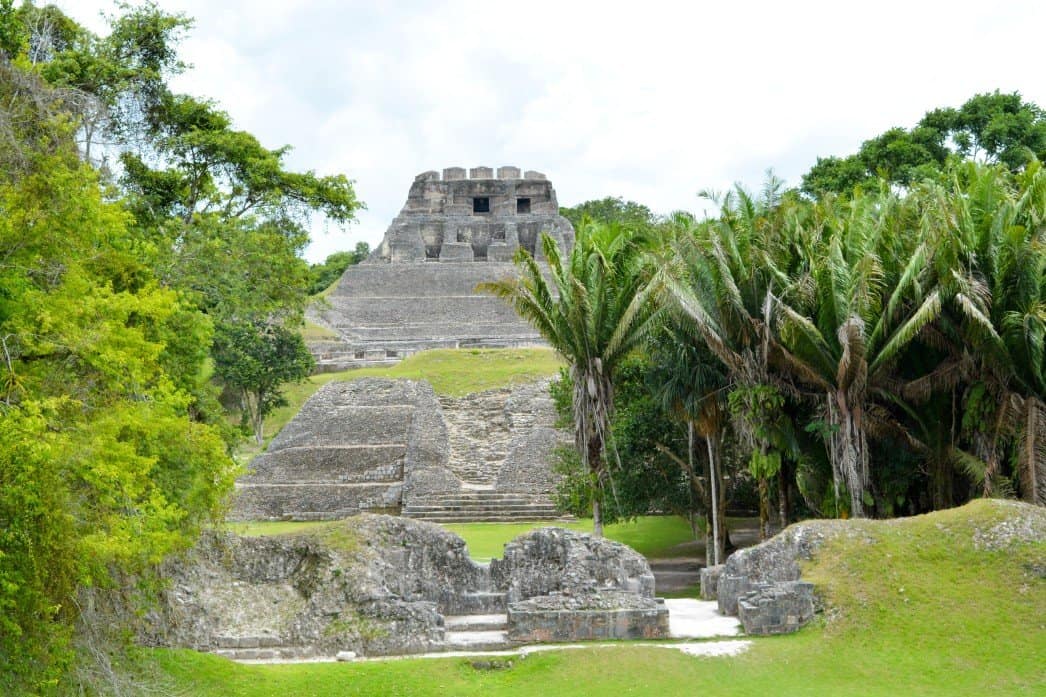 Xunantunich Cave Tubing and Zipline Tour